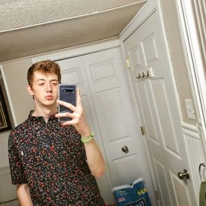 Meet your Posher, Devin